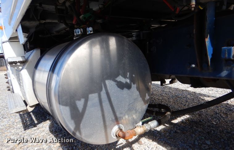 image for item LU9726 2014 Freightliner Cascadia  semi truck