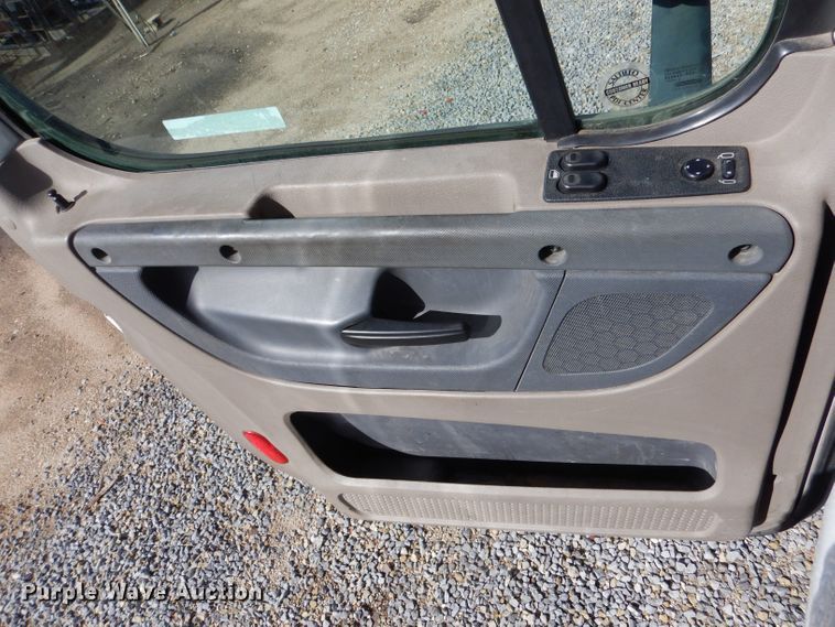 image for item LU9726 2014 Freightliner Cascadia  semi truck