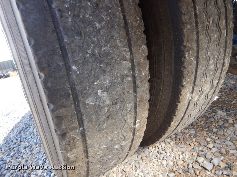 image for item LU9726 2014 Freightliner Cascadia  semi truck