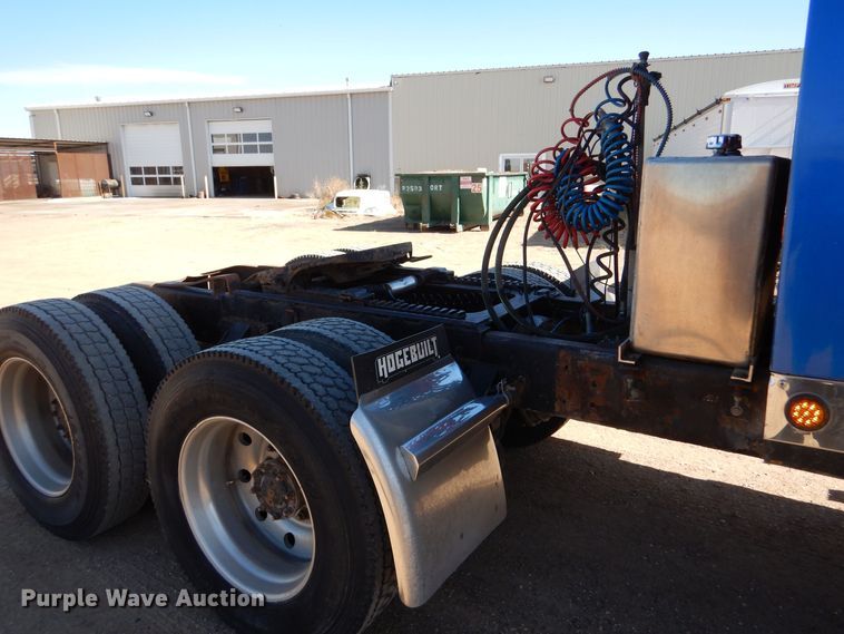 image for item LU9751 1999 Western Star 4964EX  semi truck