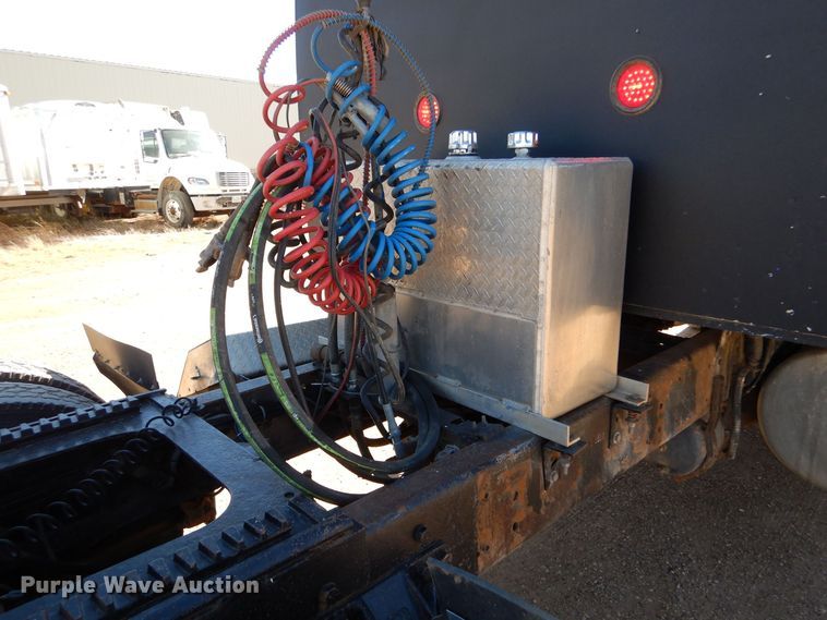 image for item LU9751 1999 Western Star 4964EX  semi truck