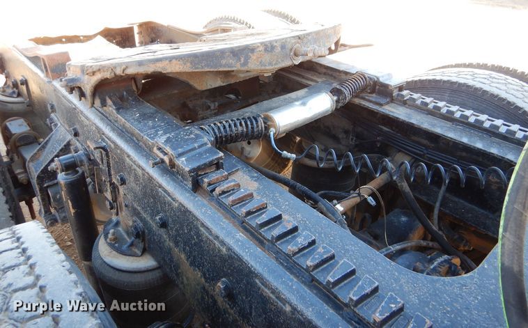 image for item LU9751 1999 Western Star 4964EX  semi truck