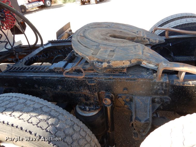 image for item LU9751 1999 Western Star 4964EX  semi truck