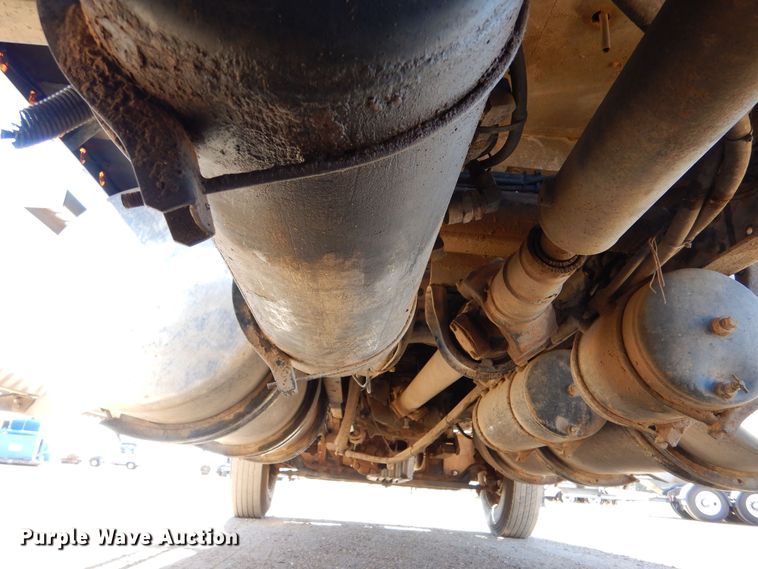 image for item LU9751 1999 Western Star 4964EX  semi truck