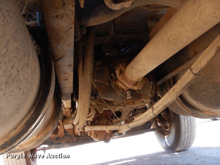 image for item LU9751 1999 Western Star 4964EX  semi truck