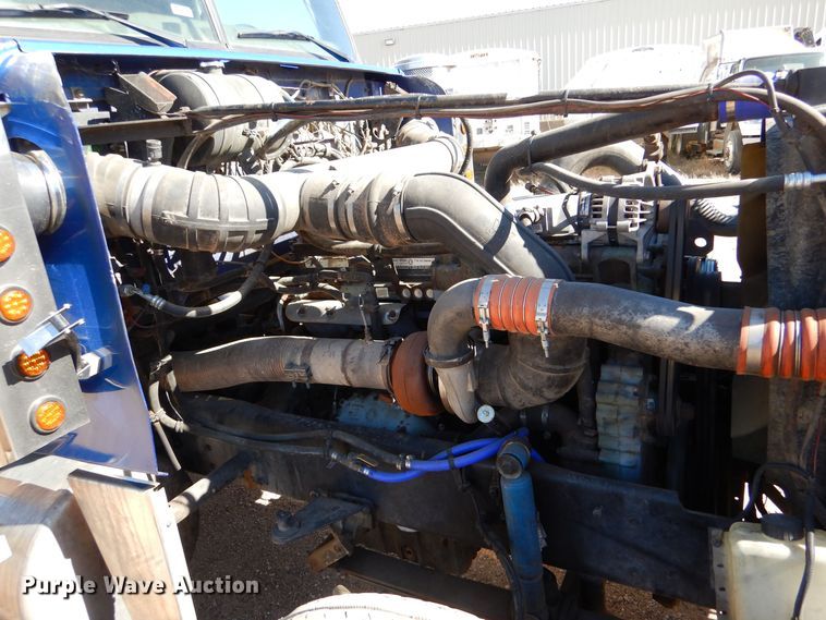 image for item LU9751 1999 Western Star 4964EX  semi truck