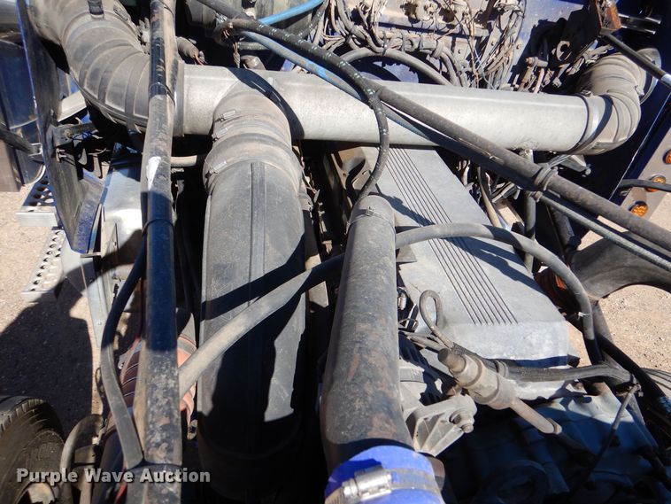 image for item LU9751 1999 Western Star 4964EX  semi truck