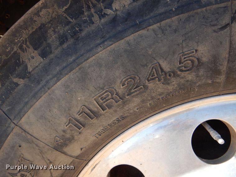 image for item LU9751 1999 Western Star 4964EX  semi truck