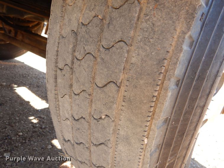 image for item LU9751 1999 Western Star 4964EX  semi truck