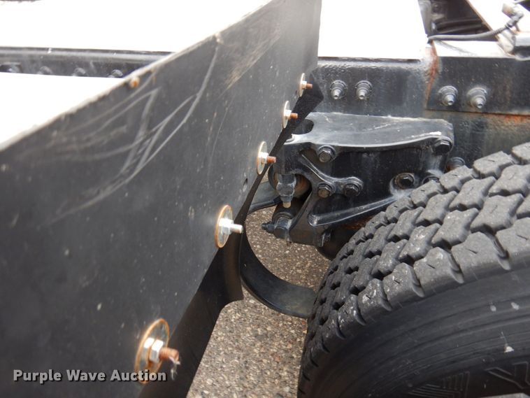 image for item MH9252 2010 Peterbilt 384  semi truck