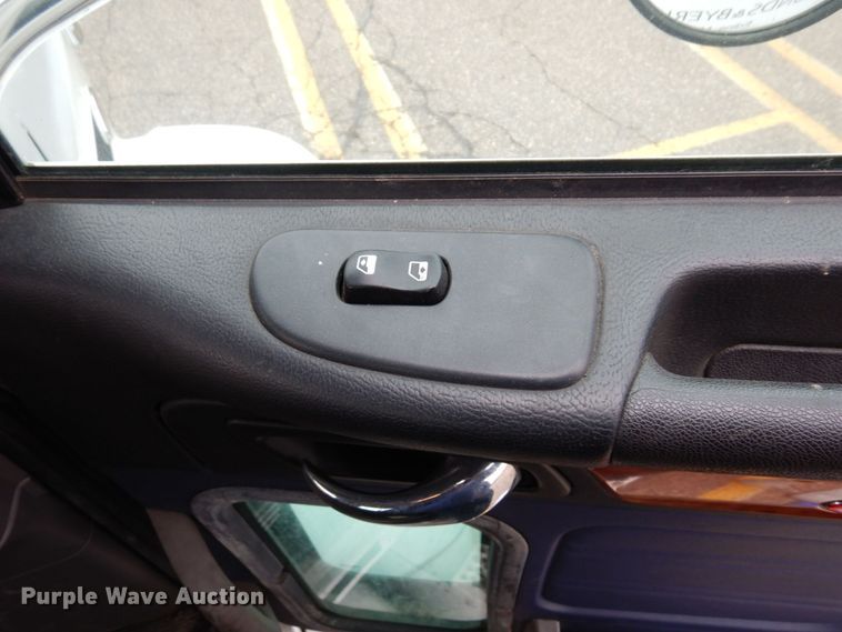 image for item MH9252 2010 Peterbilt 384  semi truck