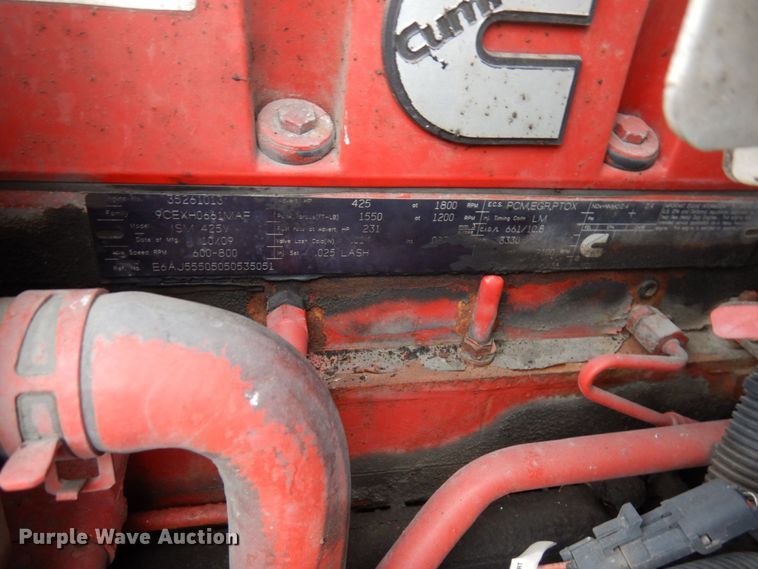 image for item MH9252 2010 Peterbilt 384  semi truck