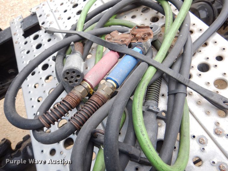 image for item MJ9839 2006 Freightliner Columbia  semi truck