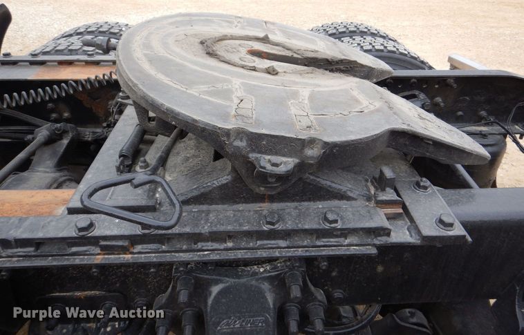 image for item MJ9839 2006 Freightliner Columbia  semi truck