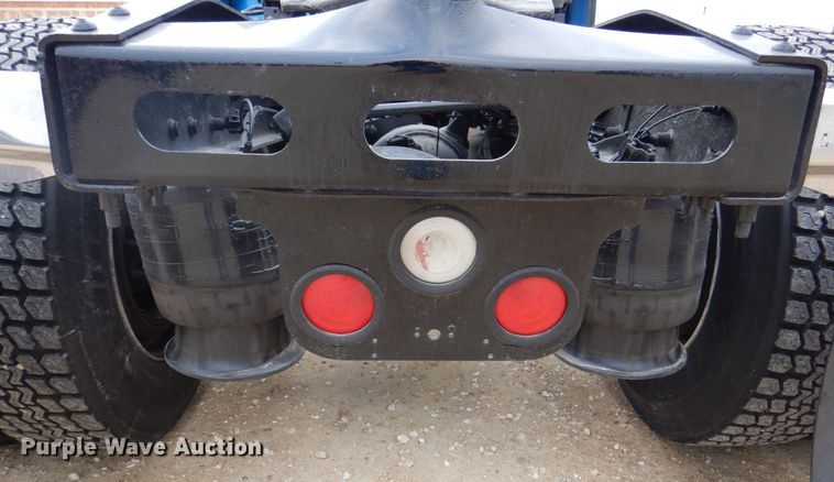 image for item MJ9839 2006 Freightliner Columbia  semi truck