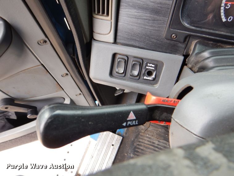 image for item MJ9839 2006 Freightliner Columbia  semi truck