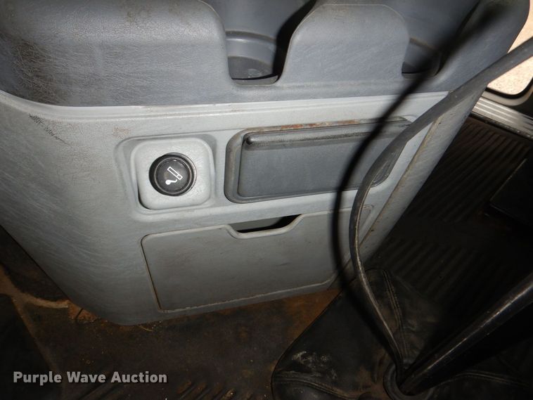 image for item MJ9839 2006 Freightliner Columbia  semi truck