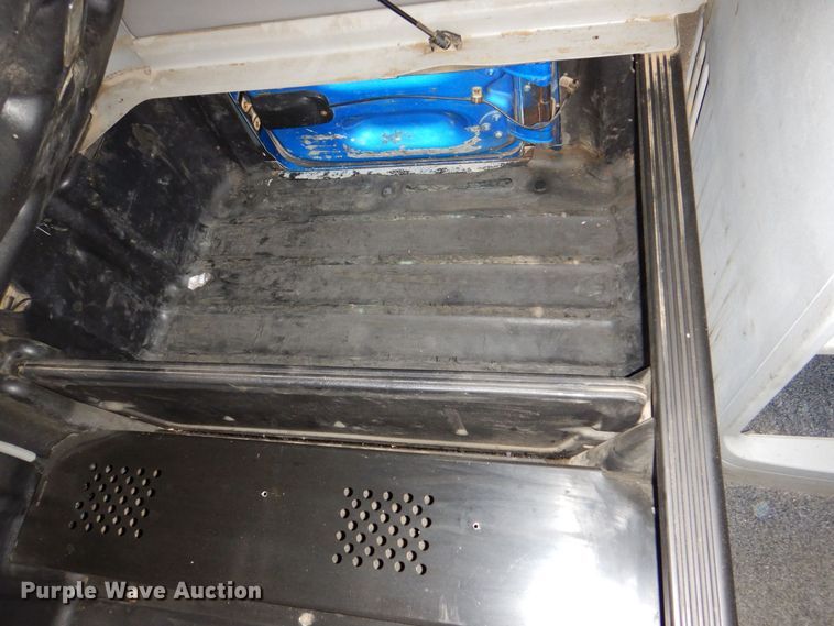 image for item MJ9839 2006 Freightliner Columbia  semi truck