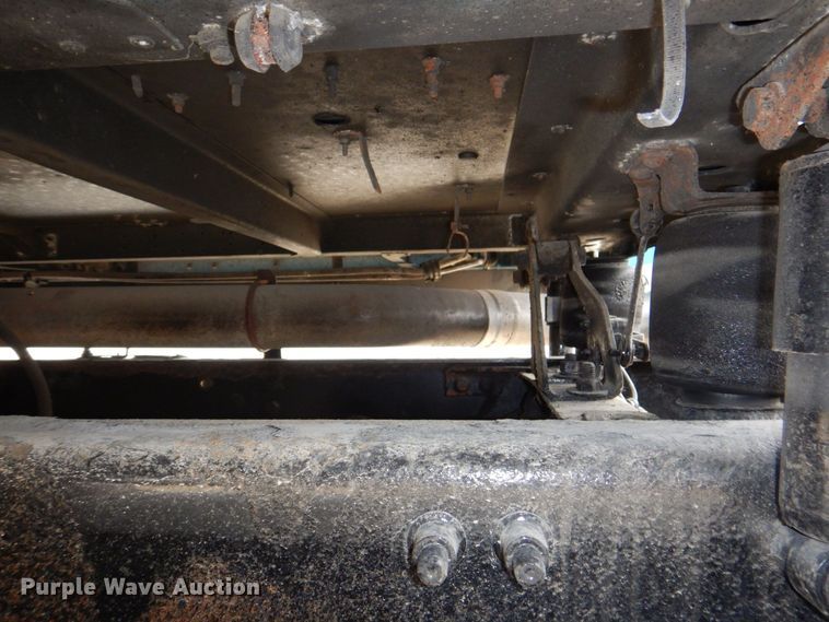 image for item MJ9839 2006 Freightliner Columbia  semi truck