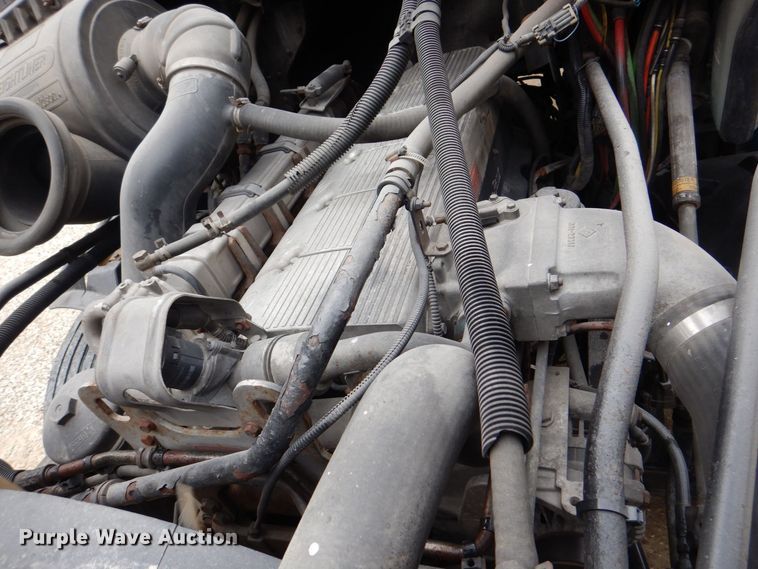 image for item MJ9839 2006 Freightliner Columbia  semi truck