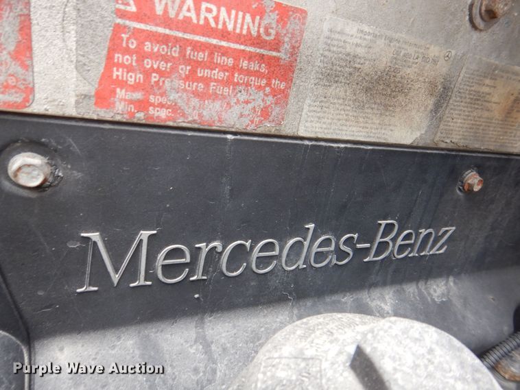 image for item MJ9839 2006 Freightliner Columbia  semi truck