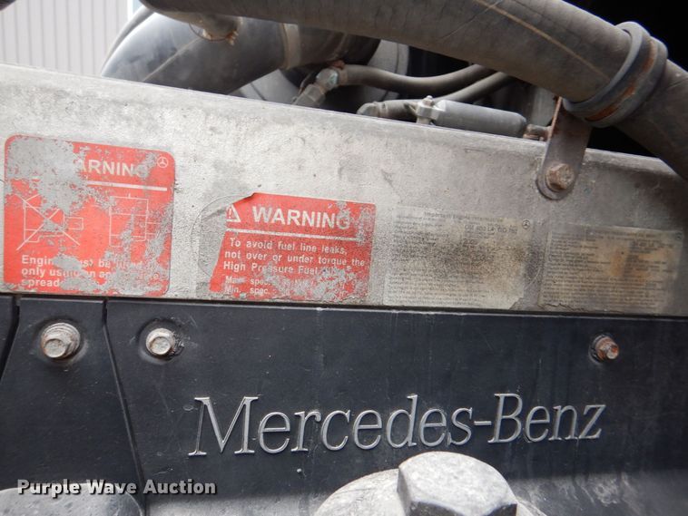 image for item MJ9839 2006 Freightliner Columbia  semi truck