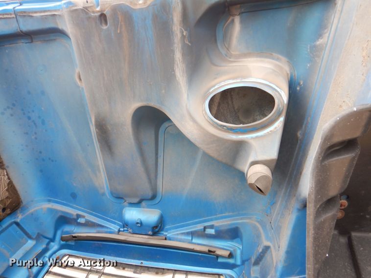 image for item MJ9839 2006 Freightliner Columbia  semi truck