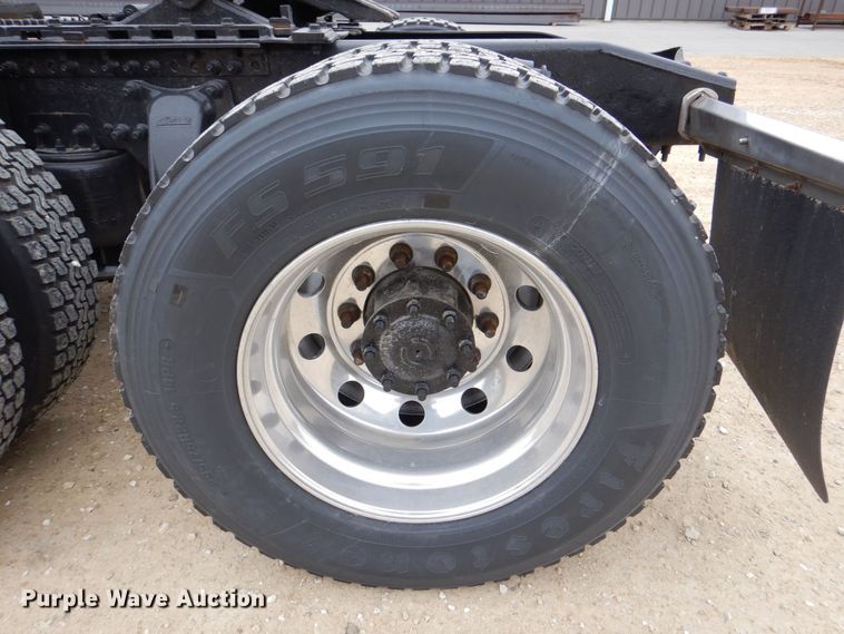 image for item MJ9839 2006 Freightliner Columbia  semi truck