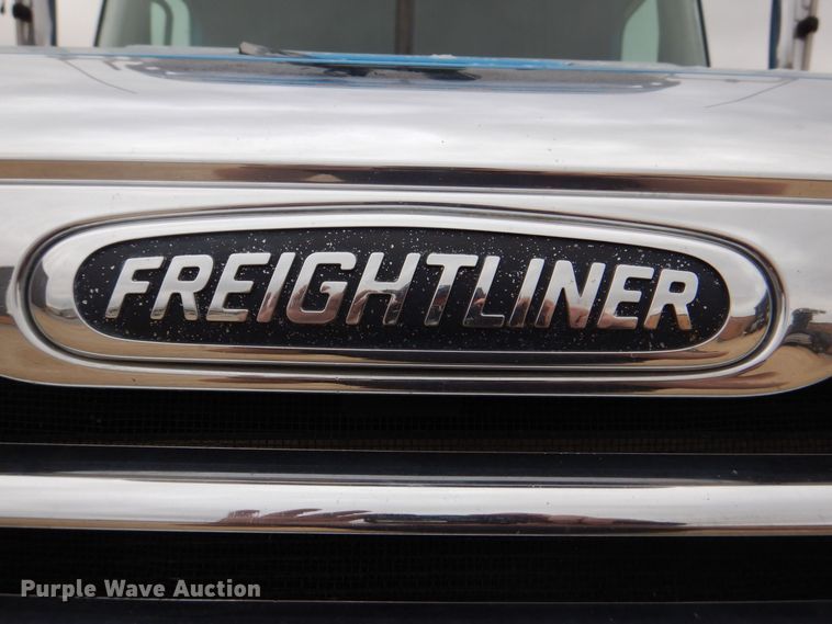 image for item MJ9839 2006 Freightliner Columbia  semi truck