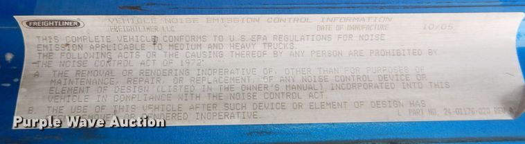 image for item MJ9839 2006 Freightliner Columbia  semi truck