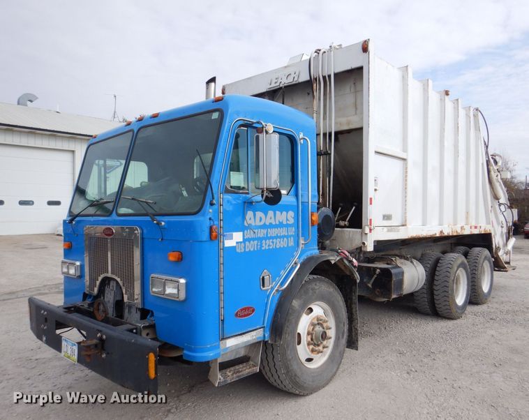 image for item MJ9841 2003 Peterbilt 320  refuse truck