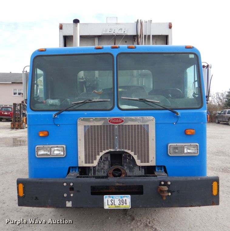 image for item MJ9841 2003 Peterbilt 320  refuse truck