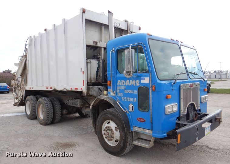 image for item MJ9841 2003 Peterbilt 320  refuse truck