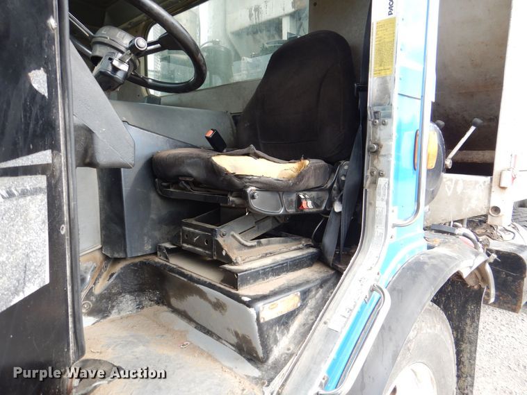 image for item MJ9841 2003 Peterbilt 320  refuse truck