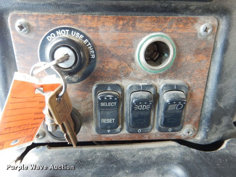 image for item MJ9841 2003 Peterbilt 320  refuse truck