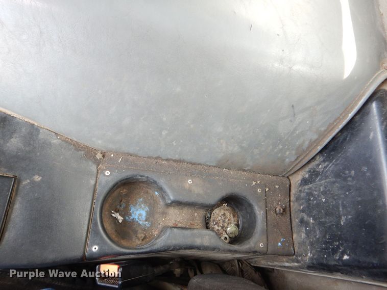 image for item MJ9841 2003 Peterbilt 320  refuse truck