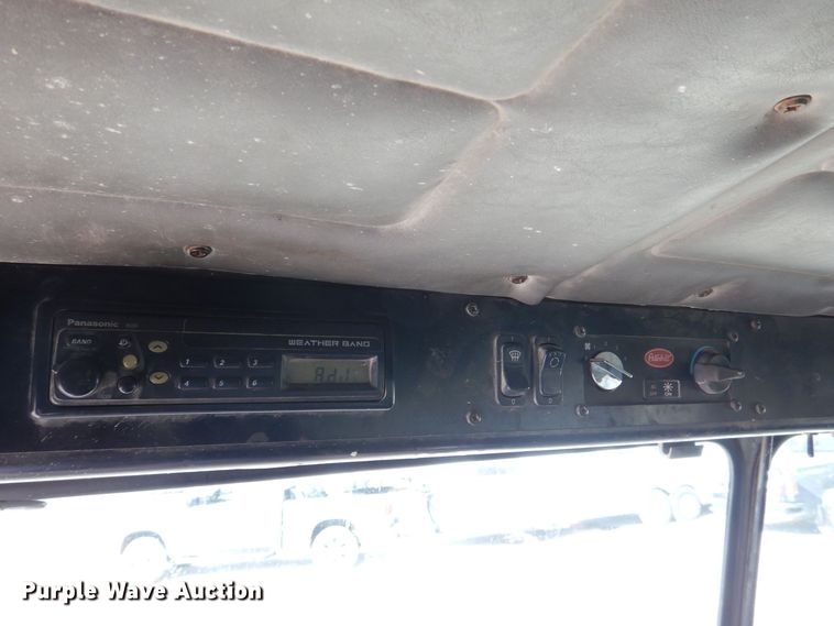 image for item MJ9841 2003 Peterbilt 320  refuse truck