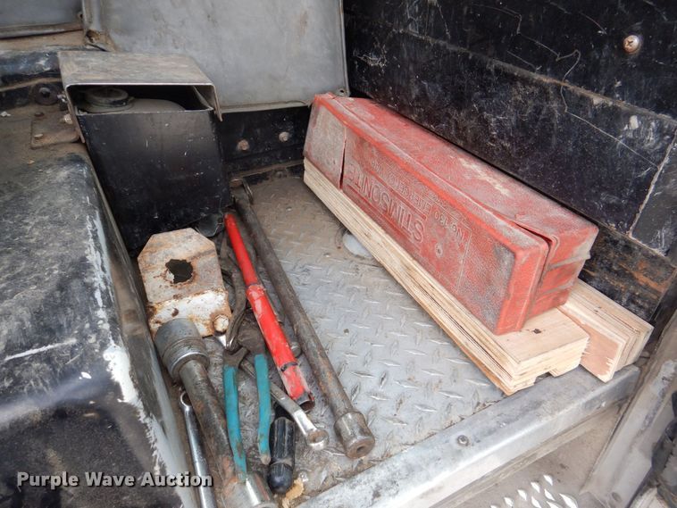 image for item MJ9841 2003 Peterbilt 320  refuse truck