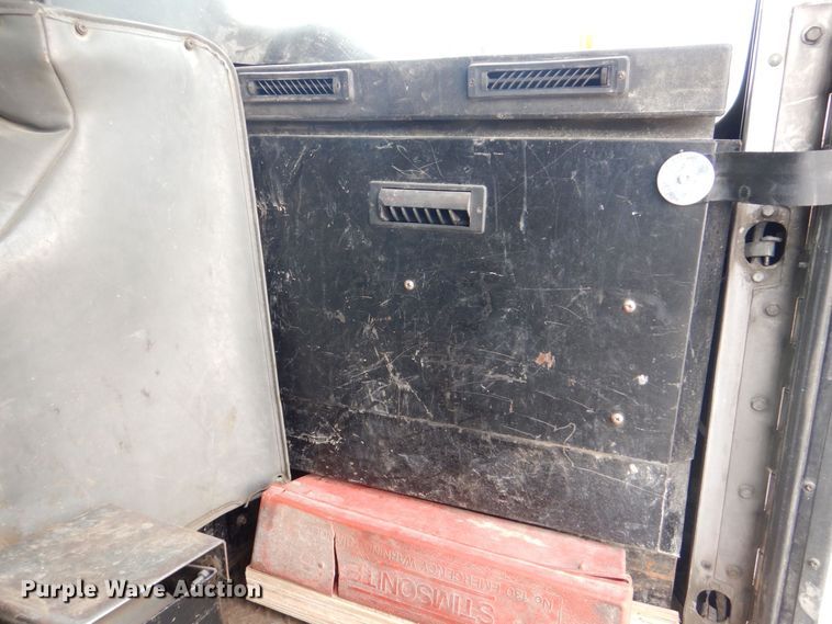 image for item MJ9841 2003 Peterbilt 320  refuse truck