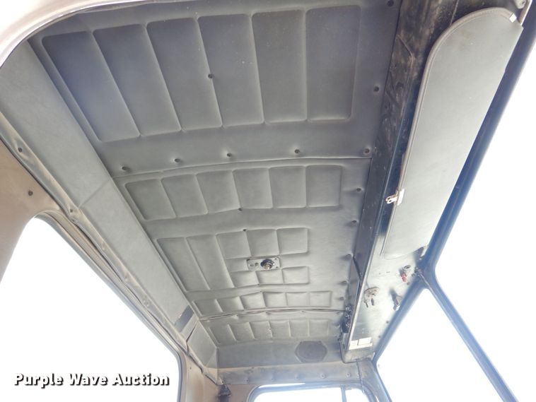 image for item MJ9841 2003 Peterbilt 320  refuse truck