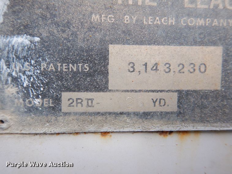 image for item MJ9841 2003 Peterbilt 320  refuse truck