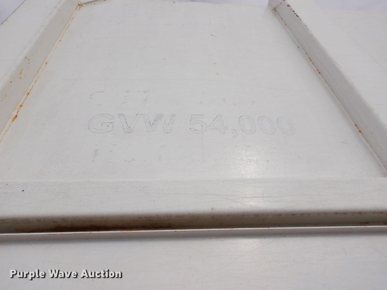 image for item MJ9841 2003 Peterbilt 320  refuse truck