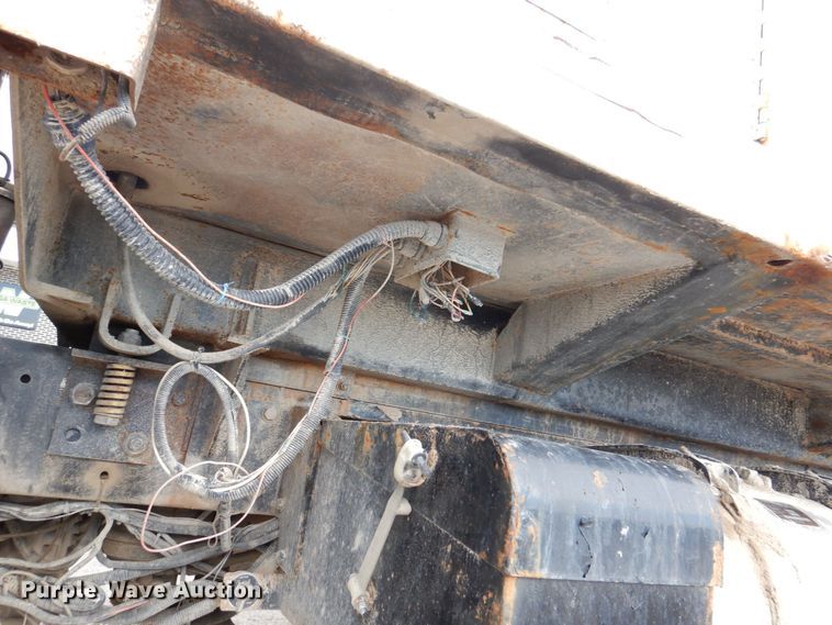 image for item MJ9841 2003 Peterbilt 320  refuse truck