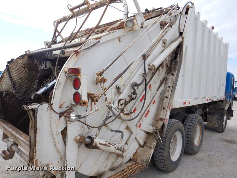 image for item MJ9841 2003 Peterbilt 320  refuse truck