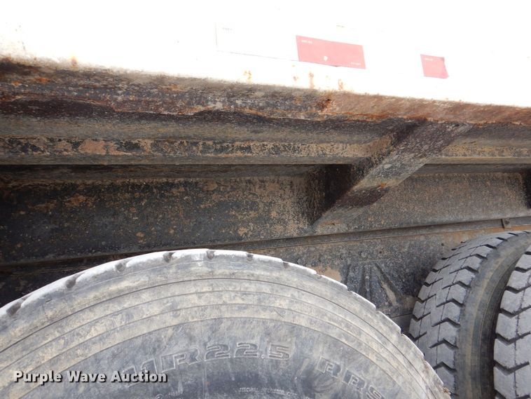 image for item MJ9841 2003 Peterbilt 320  refuse truck