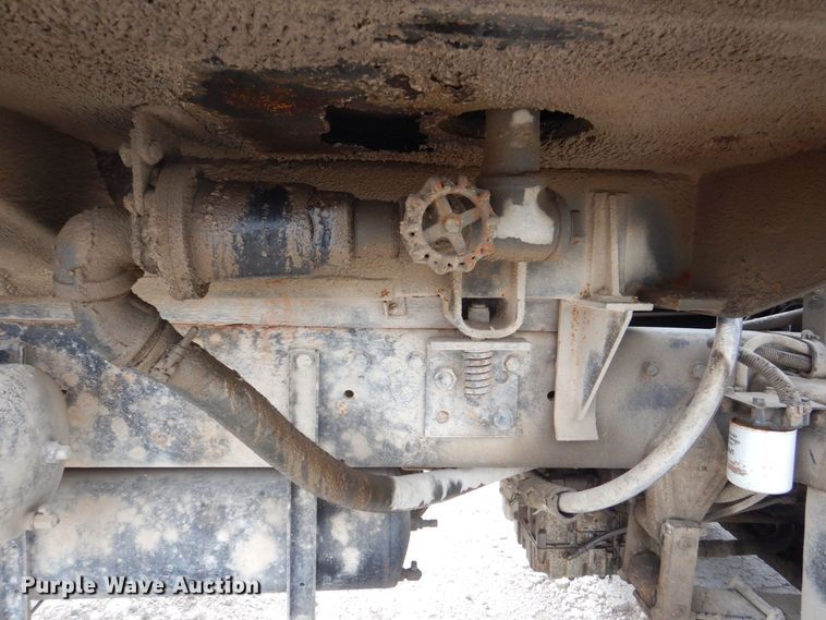 image for item MJ9841 2003 Peterbilt 320  refuse truck