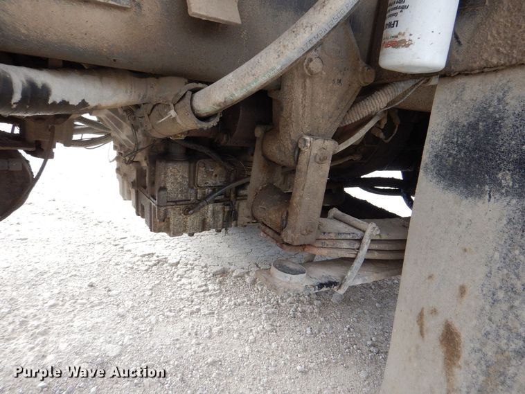 image for item MJ9841 2003 Peterbilt 320  refuse truck