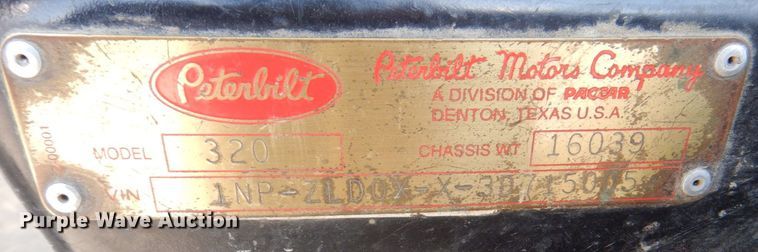 image for item MJ9841 2003 Peterbilt 320  refuse truck