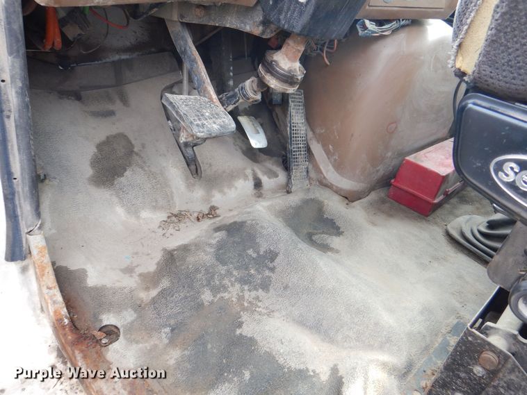 image for item MJ9842 1996 Ford L8000  hook lift truck