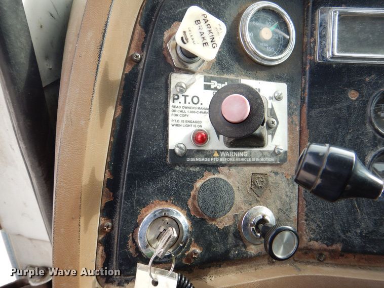 image for item MJ9842 1996 Ford L8000  hook lift truck